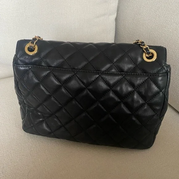 GUC Michael Kors Black Quilted Shoulder Bag - Picture 4 of 8